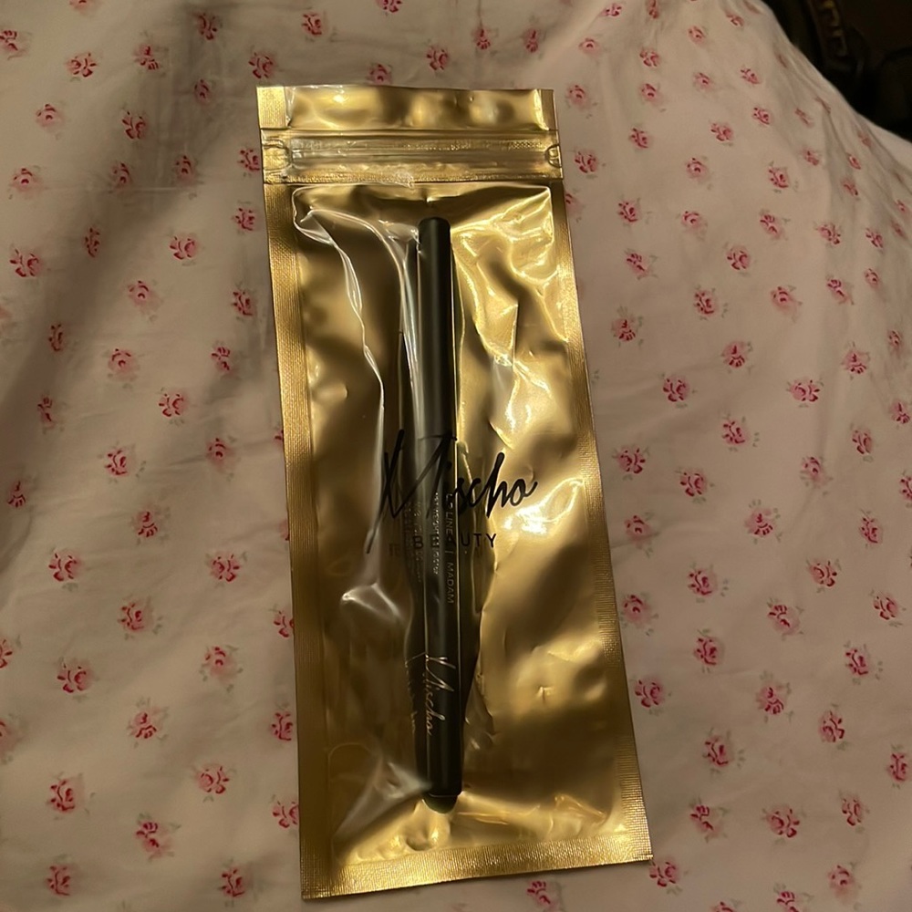 Mischa Beauty Lip Liner